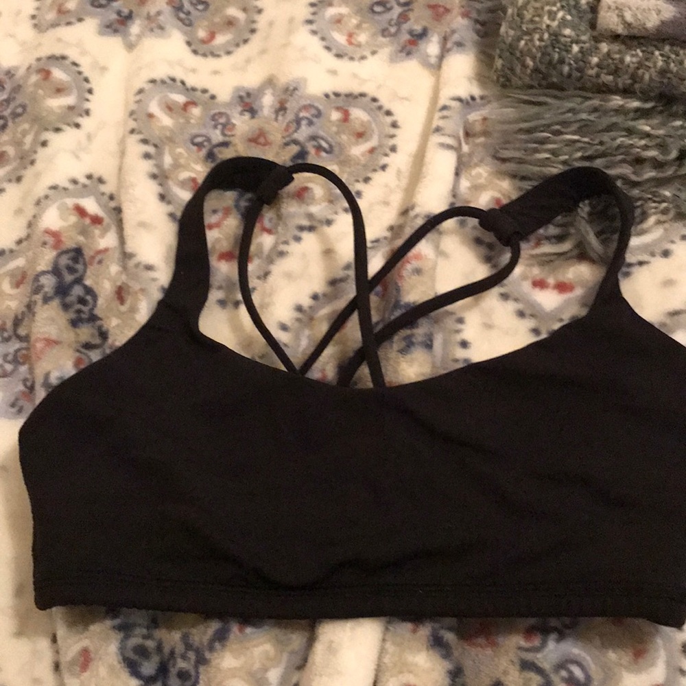 Lululemon Free to be bra